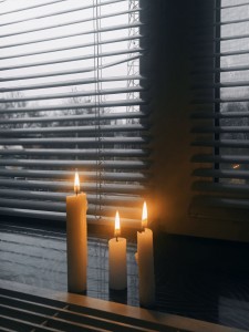 25 Запали свічку